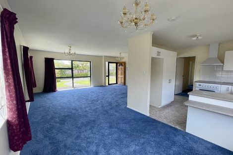 Photo of property in 15b Roberts Road, Te Atatu South, Auckland, 0610