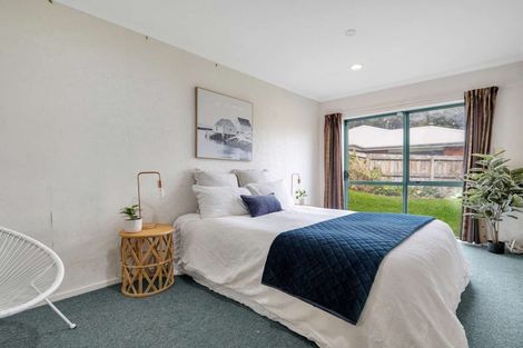 Photo of property in 30 Capricorn Place, Kawaha Point, Rotorua, 3010