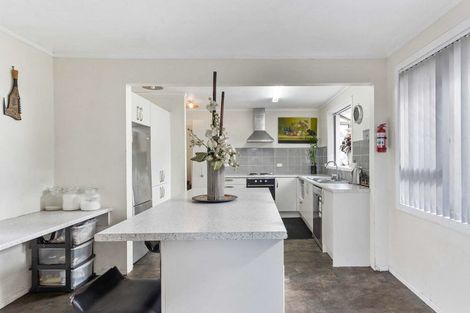 Photo of property in 53 Terra Nova Street, Glen Eden, Auckland, 0602