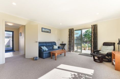 Photo of property in 21 Woodstock Place, Stoke, Nelson, 7011
