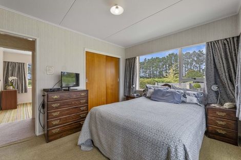 Photo of property in 155 Cross Road, Lepperton, New Plymouth, 4373