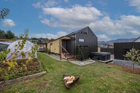 Photo of property in 14 Tomtit Crescent, Lake Hawea, 9382