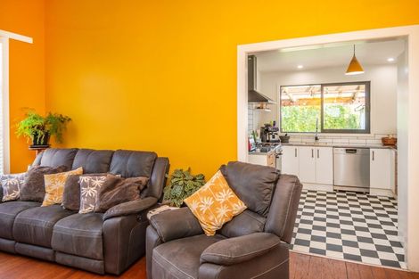 Photo of property in 12 Root Street, Gisborne, 4010