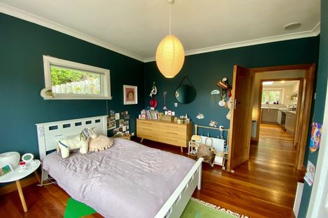 Photo of property in 112 Eden Street, Island Bay, Wellington, 6023