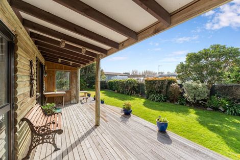 Photo of property in 17 Te Rauparaha Street, Otaki, 5512