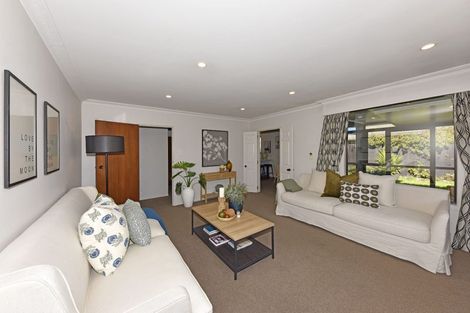 Photo of property in 2/23 Broadfell Avenue, Avonhead, Christchurch, 8042