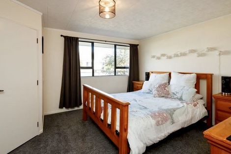 Photo of property in 96 Hillcrest Drive, Kelvin Grove, Palmerston North, 4414