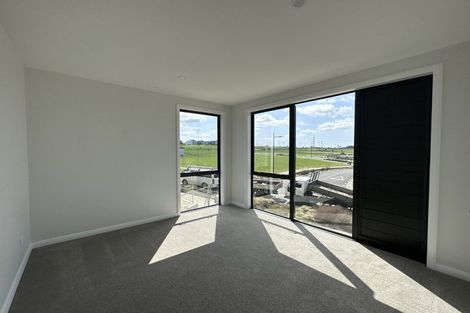 Photo of property in 3 Seagreen Avenue, Rosehill, 2113