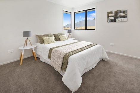 Photo of property in 13 Pakaraka Drive, Papakura, 2110