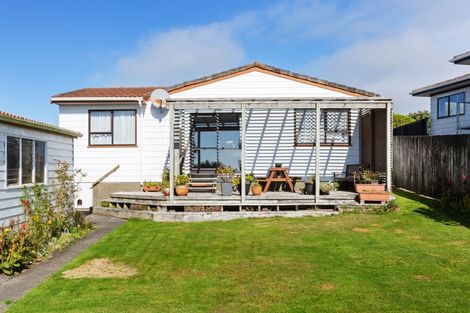 Photo of property in 124 Pikarere Street, Titahi Bay, Porirua, 5022