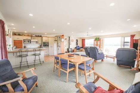 Photo of property in 16 Kotare Crescent, Pahi, Paparoa, 0571