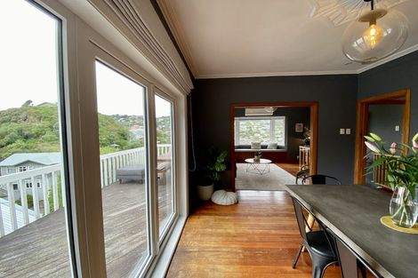 Photo of property in 112 Eden Street, Island Bay, Wellington, 6023