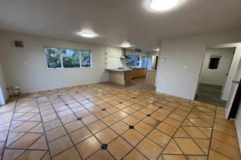 Photo of property in 26 Weldene Avenue, Glenfield, Auckland, 0629