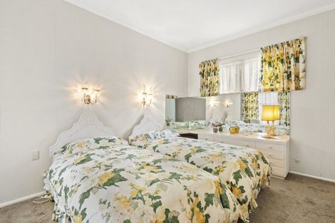 Photo of property in 37 Burrows Avenue, Karori, Wellington, 6012