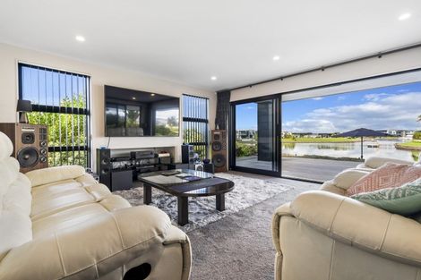 Photo of property in 25 Waitemata Drive, One Tree Point, 0118