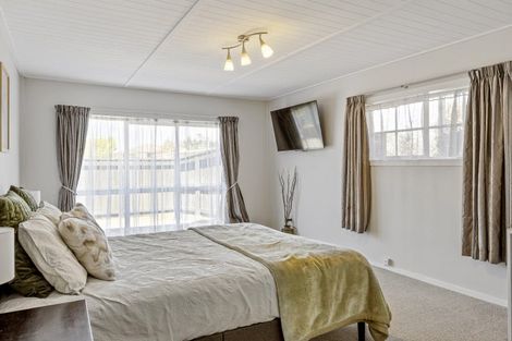 Photo of property in 16 Glengarry Place, Hilltop, Taupo, 3330