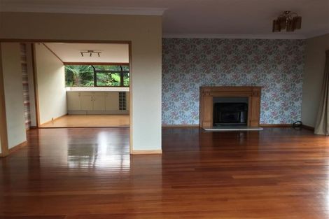 Photo of property in 207 Golf Road, Titirangi, Auckland, 0604