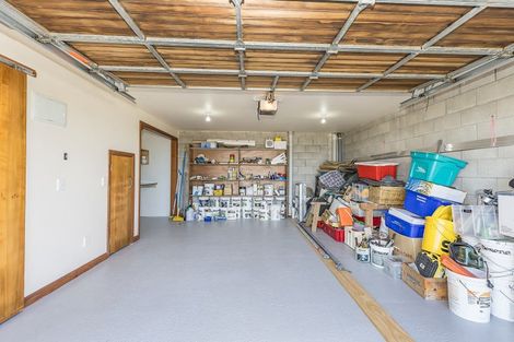 Photo of property in 441 The Esplanade, Island Bay, Wellington, 6023