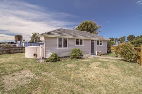 Photo of property in 11 Holton Road, Amberley, 7481
