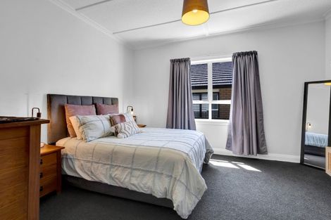 Photo of property in 3 Tukapa Street, Westown, New Plymouth, 4310