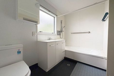 Photo of property in 16 Attlee Place, Gisborne, 4010