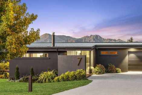 Photo of property in 7 Diamond Lane, Wanaka, 9305