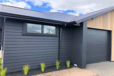 Photo of property in 4u2 Heath Street, Saint Andrews, Hamilton, 3200