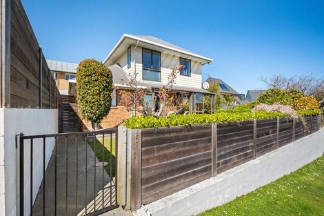 Photo of property in 5 Kiteroa Place, Cashmere, Christchurch, 8022