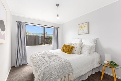 Photo of property in 28 Mercury Way, Whitby, Porirua, 5024