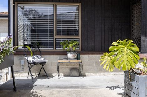 Photo of property in 2/2 Church Road, Taradale, Napier, 4112