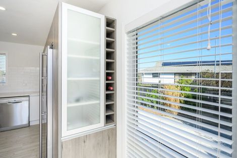 Photo of property in 10 Gladys Place, Kelvin Grove, Palmerston North, 4414