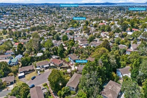 Photo of property in 14 Kilcar Place, Massey, Auckland, 0614