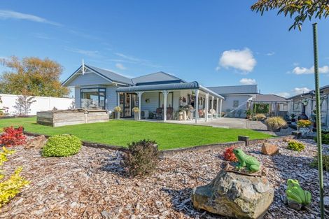 Photo of property in 6 Pegasus Place, Kelvin Grove, Palmerston North, 4414