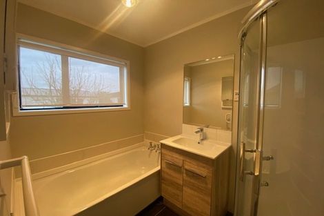 Photo of property in 2/2 Casuarina Road, Half Moon Bay, Auckland, 2012
