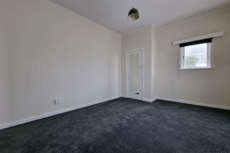 Photo of property in 212 Queens Drive, Lyall Bay, Wellington, 6022