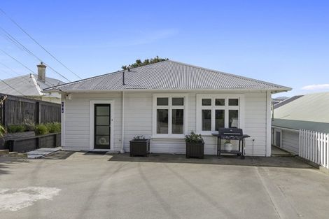 Photo of property in 167 Sutherland Road, Lyall Bay, Wellington, 6022