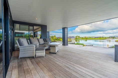 Photo of property in 25 Waitemata Drive, One Tree Point, 0118