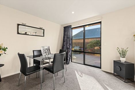 Photo of property in 10 Courtfield Close, Parklands, Christchurch, 8083