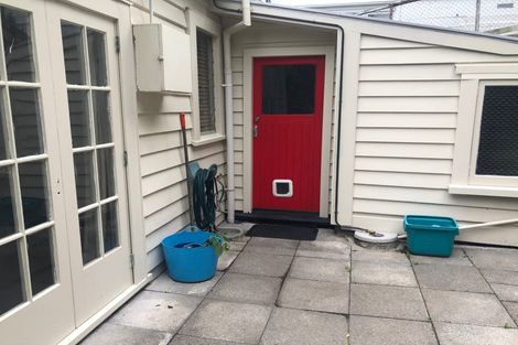 Photo of property in 6 Pitarua Street, Thorndon, Wellington, 6011