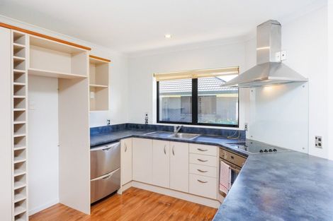 Photo of property in 31-33 Oak Crescent, Ashhurst, 4810