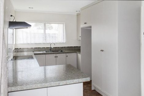 Photo of property in 18 Peter Hall Drive, Kelvin Grove, Palmerston North, 4414