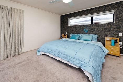 Photo of property in 1/7 Spring Grove, Henderson, Auckland, 0612