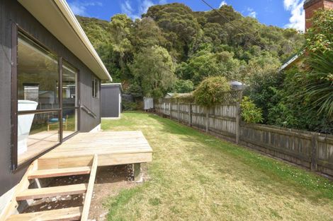 Photo of property in 25 Riverside Road, Taieri Mouth, 9091