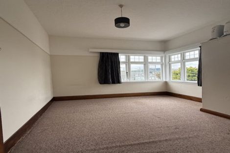 Photo of property in 8 Rixon Grove, Mount Victoria, Wellington, 6011