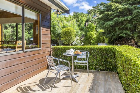 Photo of property in 1074 Peak Road, Helensville, 0875