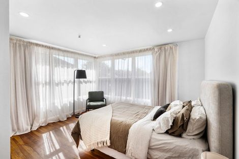 Photo of property in 716 Grove Road, Mayfair, Hastings, 4122