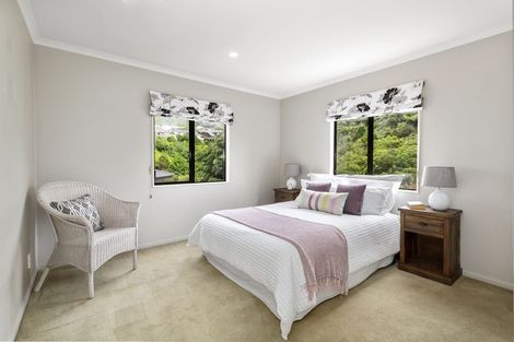 Photo of property in 106 Westchester Drive, Churton Park, Wellington, 6037