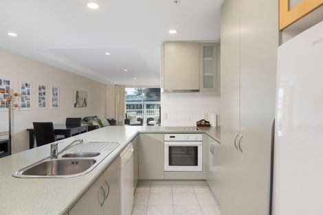 Photo of property in 12 Maunganui Road, Mount Maunganui, 3116