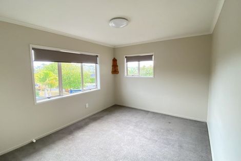 Photo of property in 12 Neaptide Close, Red Beach, 0932