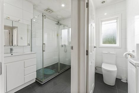 Photo of property in 107 Taylor Road, Mangere Bridge, Auckland, 2022